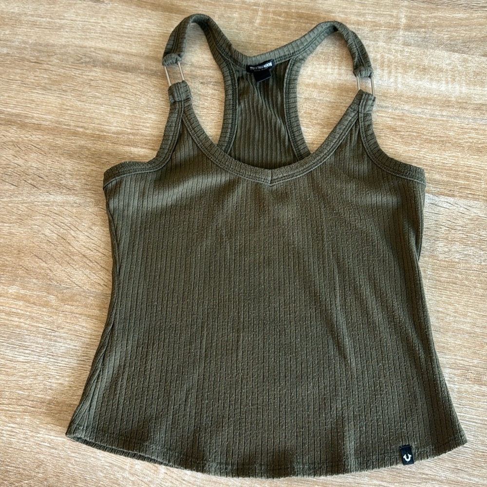 🦩3/$15 True Religion ribbed cropped tank top